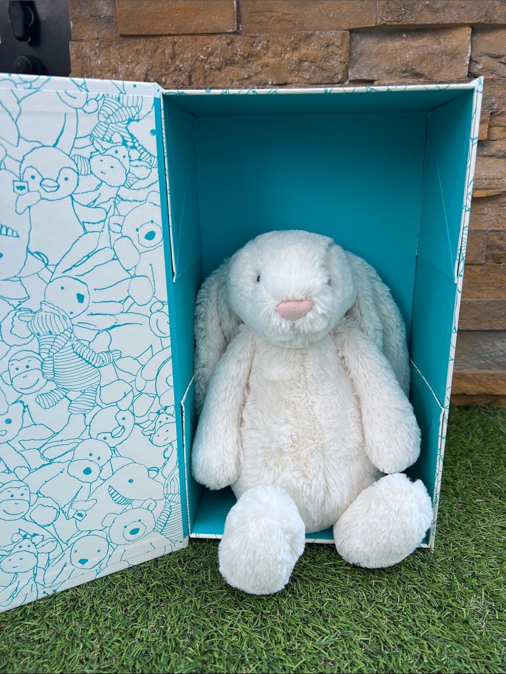 Jellycat Bashful Cream Bunny 12” tall plush WITH BOX.! Floppy ears, super soft!